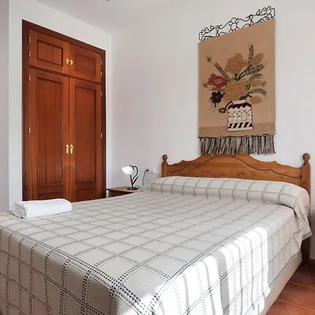 Perez Zara Carmelo Villa Campano